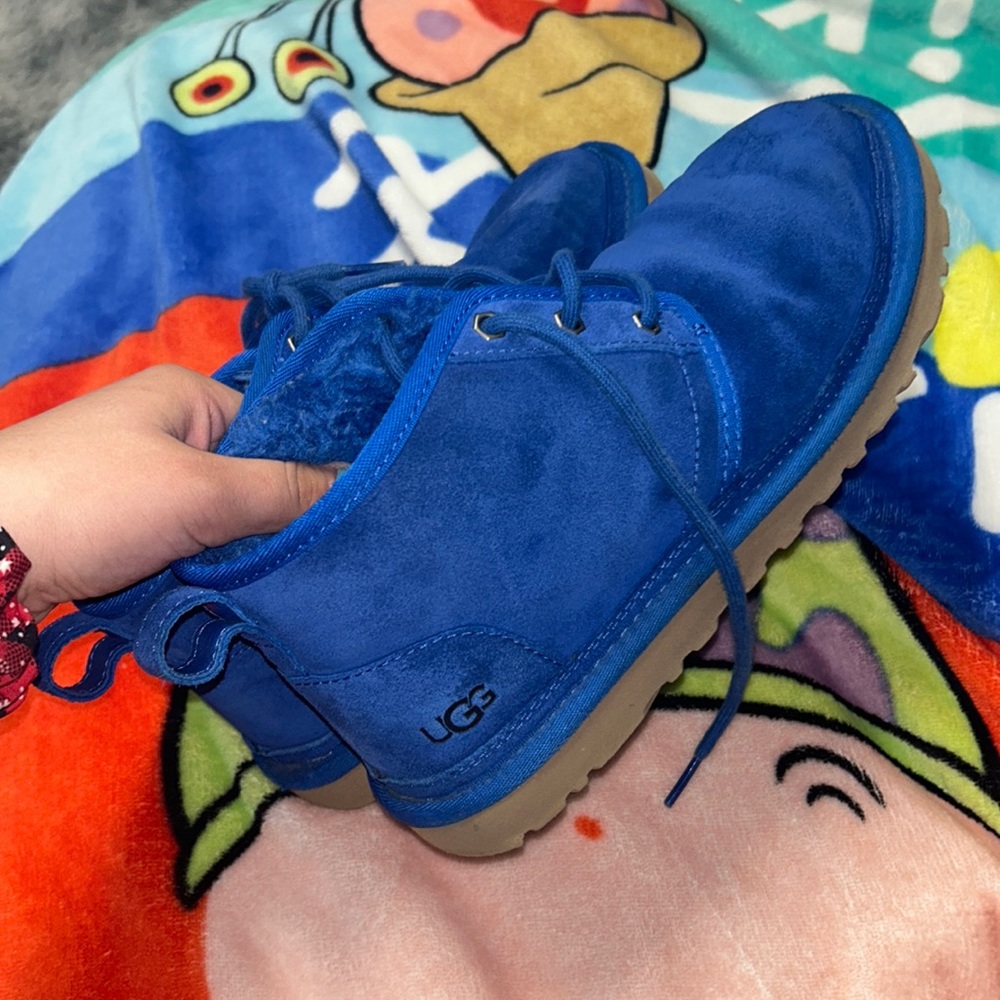 UGGS FUZZY SNEAKER